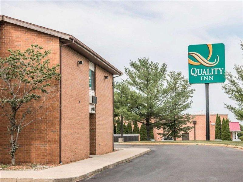 Quality Inn Grand Rapids North Walker Exterior photo